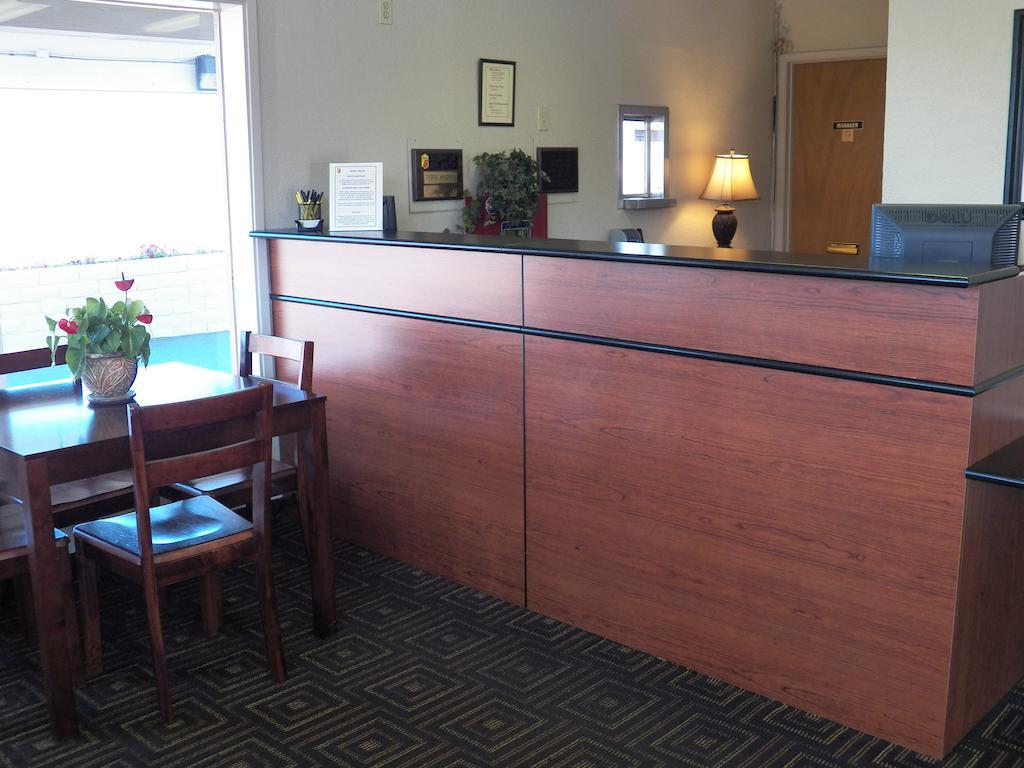 Super 8 By Wyndham Fort Bragg Exterior foto