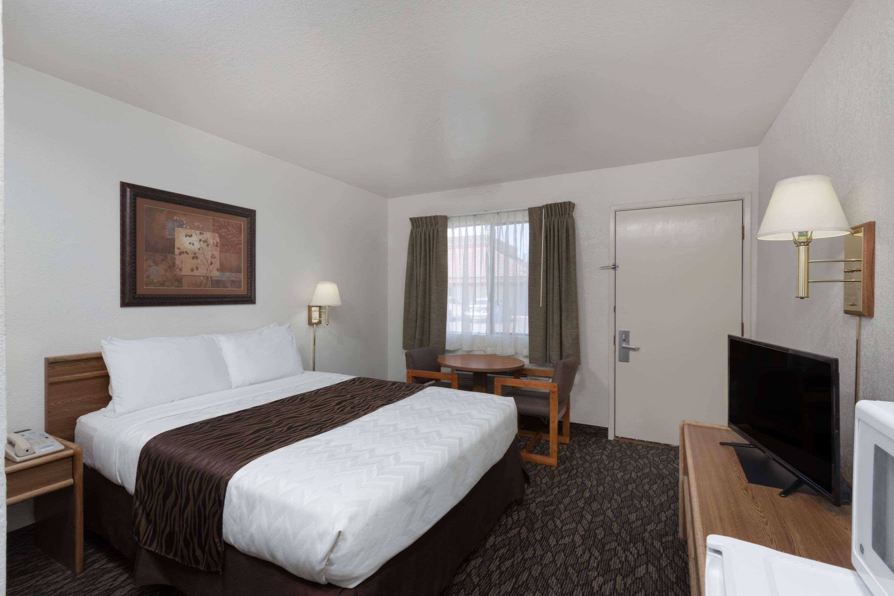 Super 8 By Wyndham Fort Bragg Exterior foto