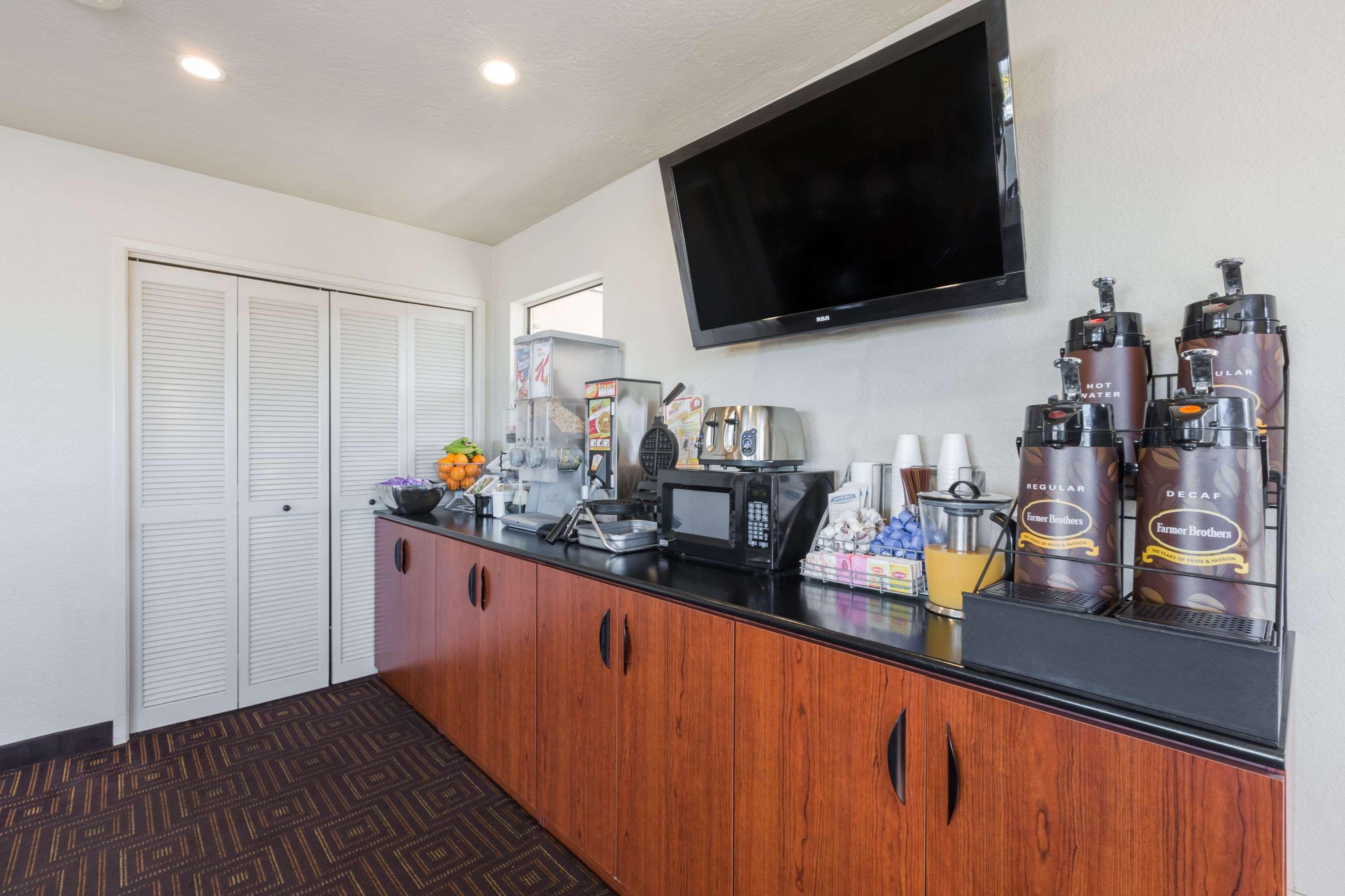 Super 8 By Wyndham Fort Bragg Exterior foto
