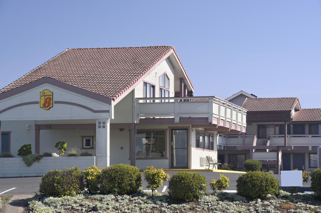 Super 8 By Wyndham Fort Bragg Exterior foto