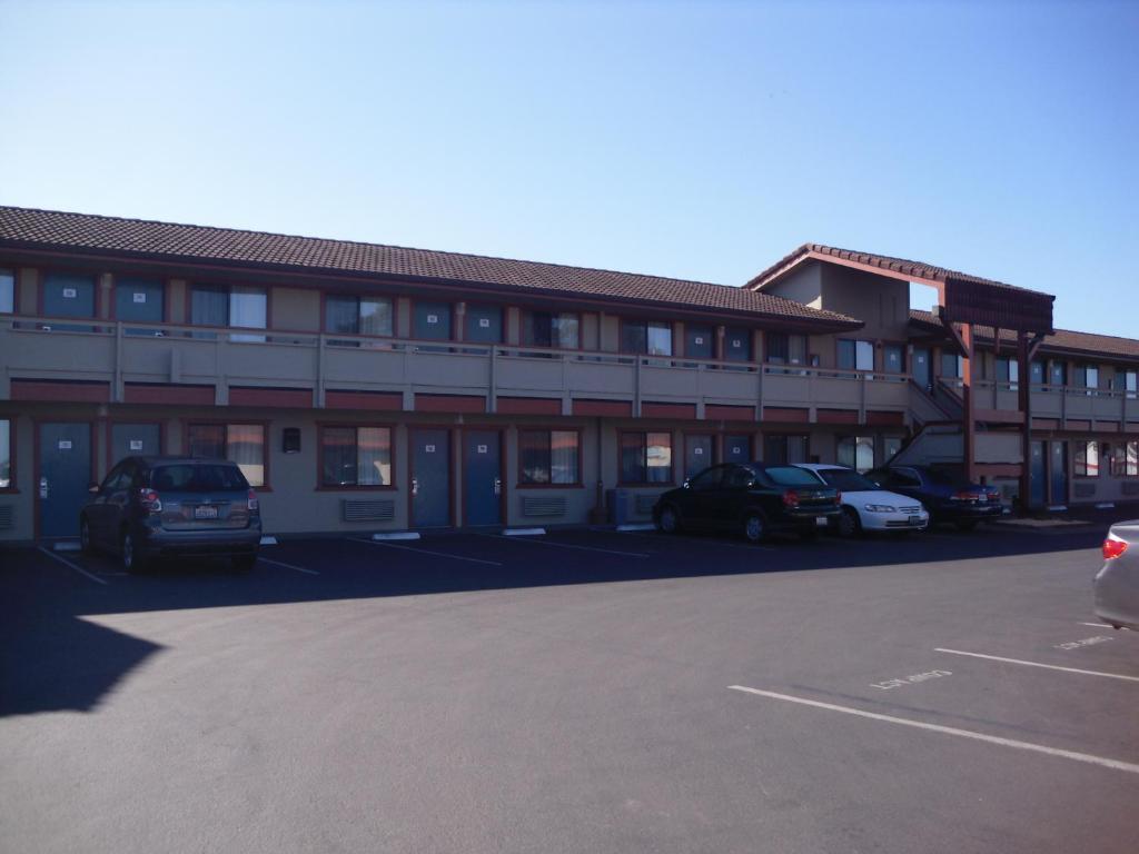 Super 8 By Wyndham Fort Bragg Exterior foto